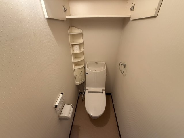 グラビスコート三条堺町のトイレ|落ち着いたトイレです