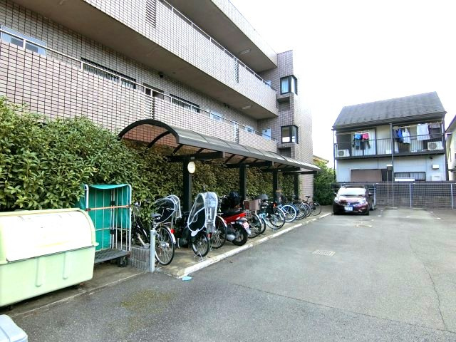 グリーンハイム平井のその他共用部分|駐輪場です