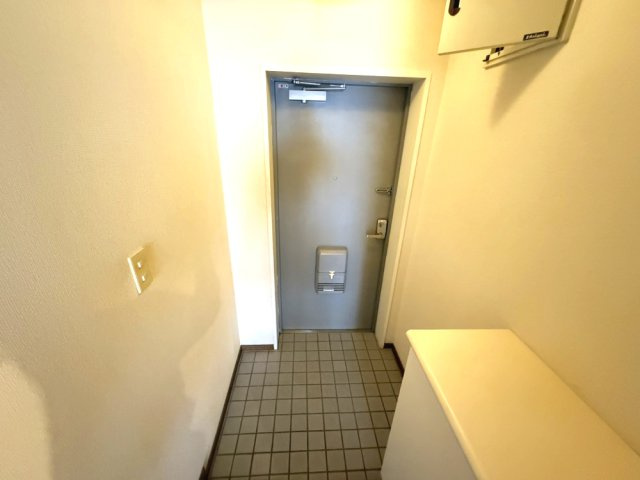メゾンアルマの玄関|ゆったりとした玄関です