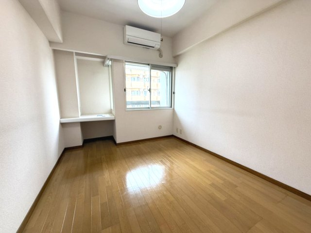 メゾンアルマの洋室|個人の部屋や寝室として使える洋室です
