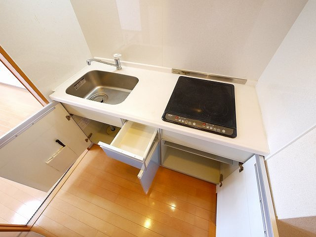 アイリスハイツ8号館のキッチン|キッチンでお料理をお楽しみください