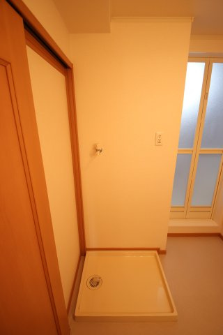 【設備】 | ゾーナブローテⅡ | 室内洗濯機置場