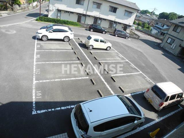 セジュールマリモⅡの駐車場