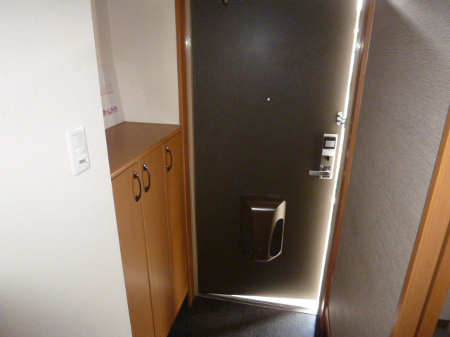 倉敷市福田町福田のアパートの玄関