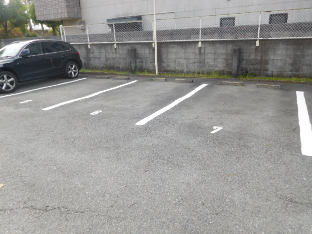 サニーガーデンの駐車場