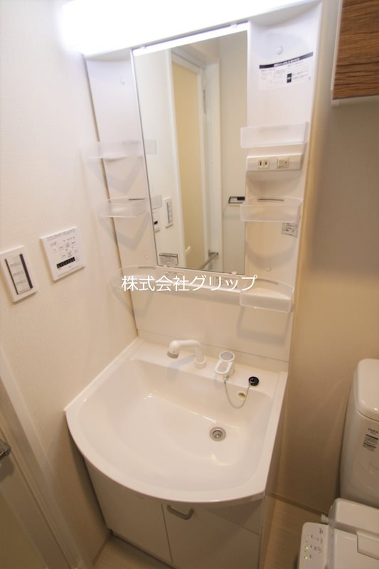 スクエアシティ鶴見リバーサイドの独立洗面台