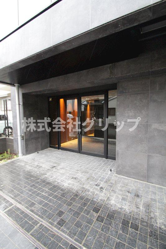 スクエアシティ鶴見リバーサイドのエントランス