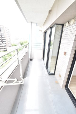 大阪市城東区中央１丁目の賃貸マンションのバルコニー