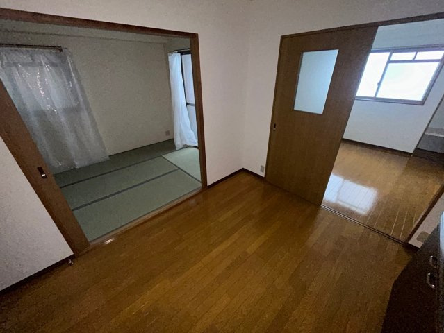 金栄ビル東館の居間・リビング