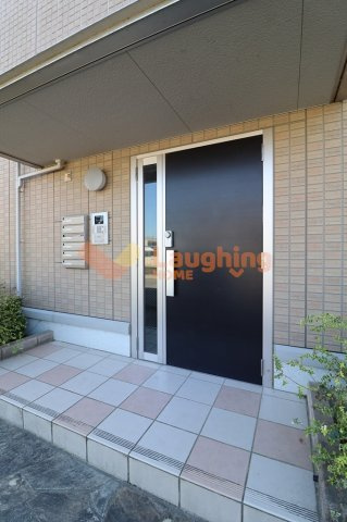 D-ROOM AKARIのエントランス|ゆとりのあるエントランスです