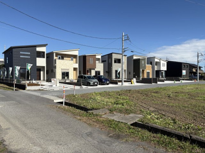 【前面道路含む現地写真】