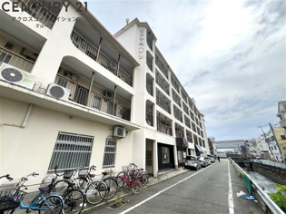 西甲子園ハイツの外観