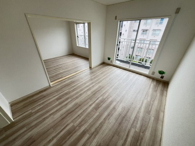 公社清和台住宅　14号棟の居間・リビング