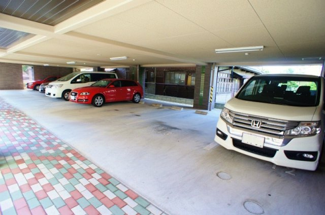 E・POPULAR（イーポプラール）【キャッシュバック対象】の駐車場|駐車場です