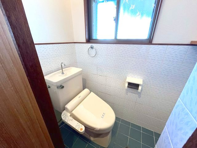 上桂森下町貸家のトイレ|トイレもきれいです