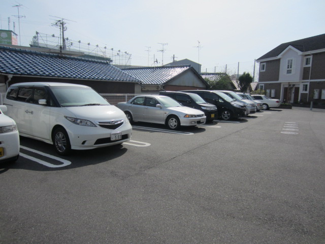【駐車場】
