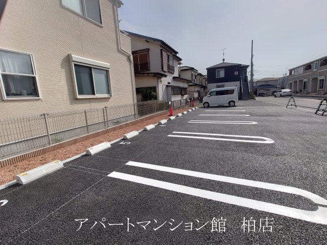 セレーナの駐車場