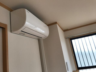 【設備】 | プリオール花 | 洋室に２台エアコン
