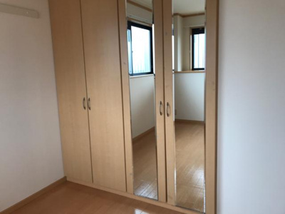 【内装】 | プリオール花 | 姿見付き収納