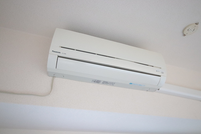 エアコンは洋室２部屋に各１基付き