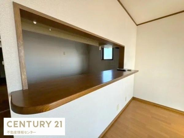 【居間・リビング】 | キッチンからリビングを見渡せます