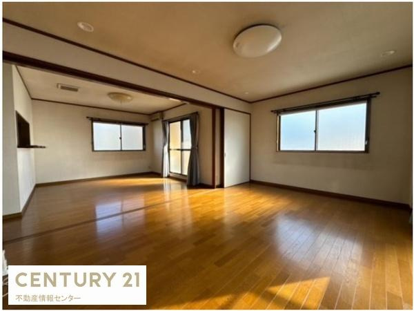 【居間・リビング】 | 3階LDK合計約22.5帖のかなり広いお部屋となっております！