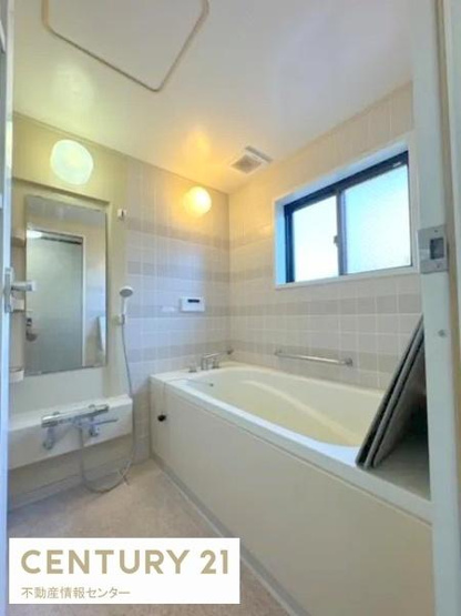 【浴室】 | オート―バスの広めの浴槽となっております