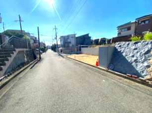 枚方市招提中町　売り土地の前面道路含む現地写真|■閑静な住宅街で昼も夜も静かですよ♪♪