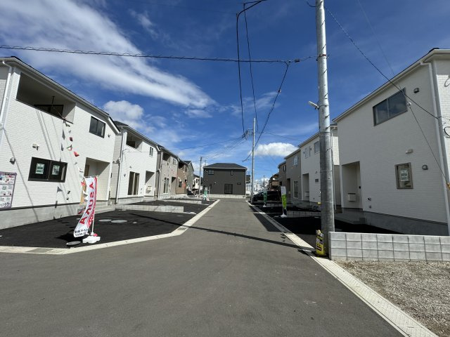 市川市下貝塚新築戸建（下貝塚第３）の前面道路含む現地写真|南側前面道路