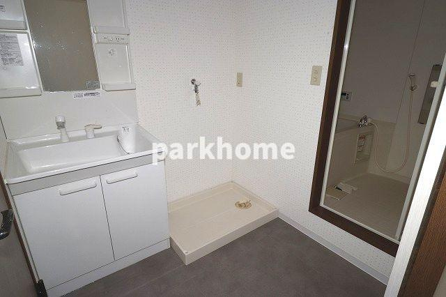 コーポレッドハットの洗面所|コンパクトで使いやすい洗面所