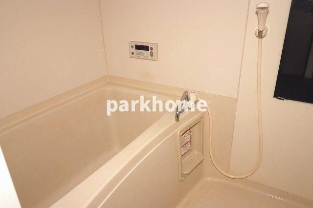 コーポレッドハットの浴室|日々の疲れを癒すお風呂付です