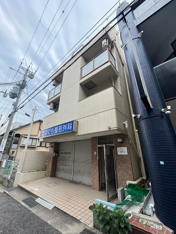 夙川井上ビルの外観