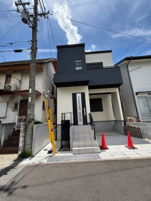 【前面道路含む現地写真】 | 神戸市西区南別府4丁目　新築戸建　仲介手数料無料！ | 外観もきれいです