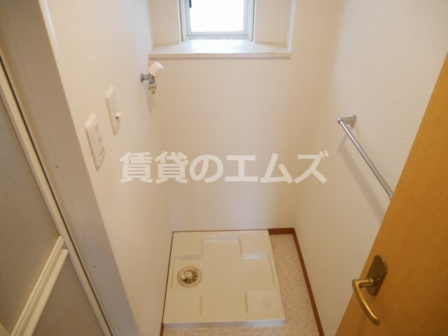 【設備】 | コンフォールさくら | コンフォールさくらの室内洗濯機置き場