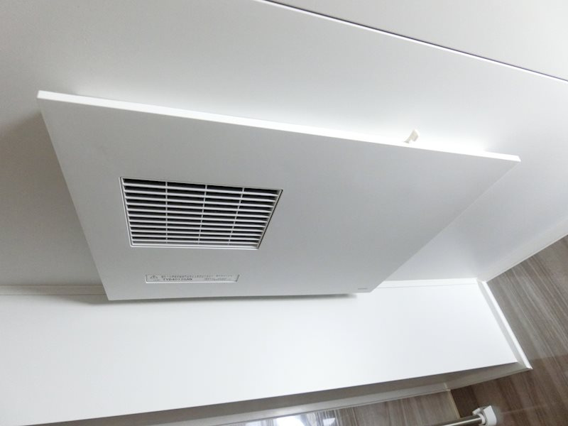 ジョイ御池の内装|浴室乾燥機です。冬など乾きにくい時期は浴室で乾かすことが可能です。