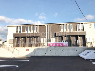 【駐車場】 | クローバー | 駐車場があるので、車を買う予定の方も安心です