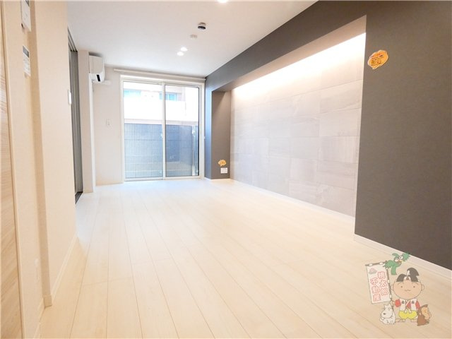 プレミアス学南の居間・リビング