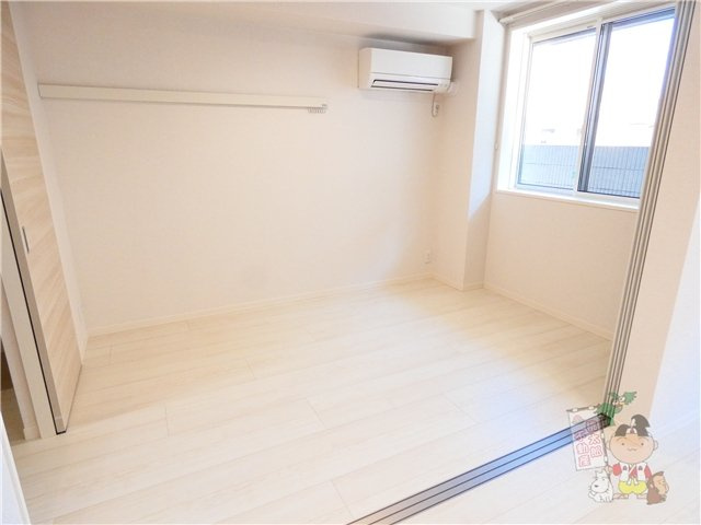 プレミアス学南の居間・リビング