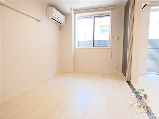 プレミアス学南の居間・リビング