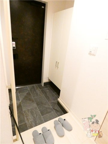 プレミアス学南の玄関