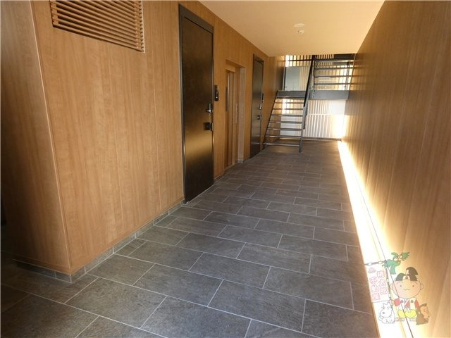 プレミアス学南のエントランス