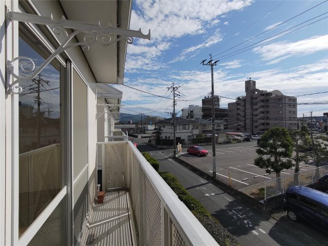 上津コーポ　Ｅ棟のバルコニー