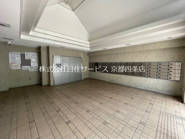 エルシティ桃山筑前のエントランス