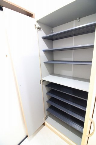 Selene熊西の玄関