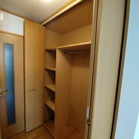 Ｌ　オレンジコートの収納
