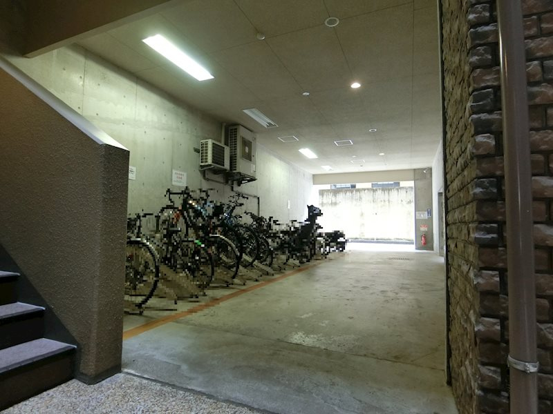 アルス四条室町の駐輪場