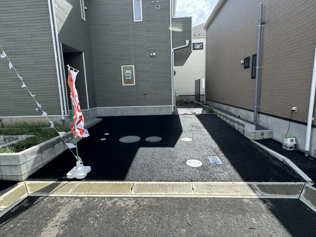 市川市下貝塚新築戸建（下貝塚第３）の駐車場|7号棟駐車スペース・並列２台駐車可