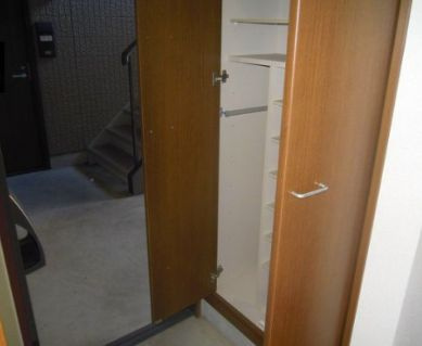 【玄関】 | グランシード西湘 | 収納つきです　※参考写真です