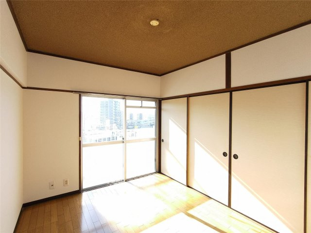 サンコーポ国分の洋室