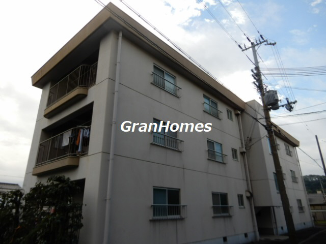 垣根マンションの外観